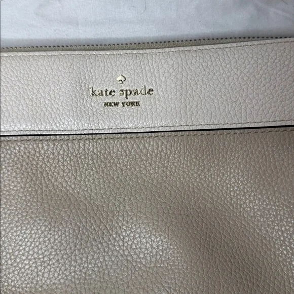 Kate Spade Leila Triple Gusset Two Toned Beige and Cream Pebbled Crossbody Bag - Picture 3 of 12
